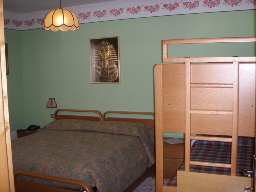 Albergo Ombrettola فالكادي الغرفة الصورة